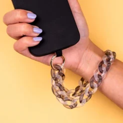 Bracelet De Chaines Translucide - L'accessoire à La Mode -La Casa De Las Carcasaa bracelet de chaines translucide laccessoire a la mode 2